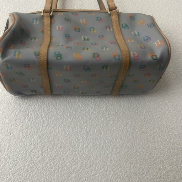 Dooney & Bourke Blue Tan Shoulder Bag with Monogram Pattern Barrel Vintage Y2K - Picture 6 of 11